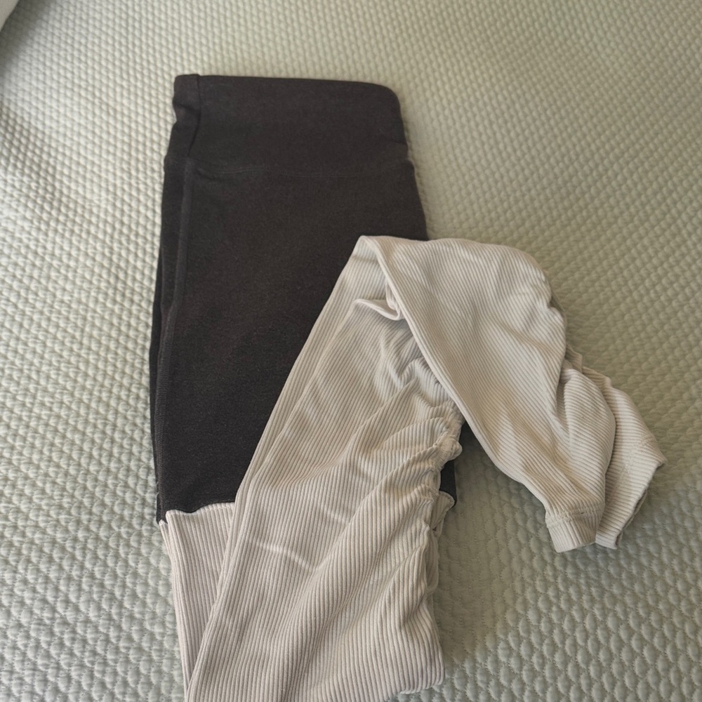 ALO Yoga Grey and Cream Leggings